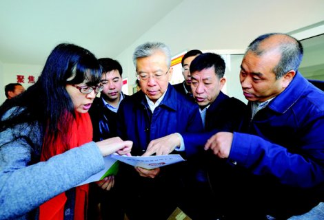 市委书记李正印在临县调研