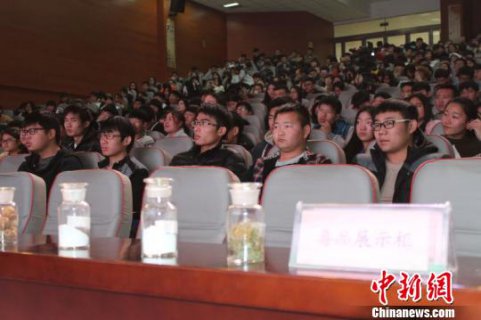 ֣�ݿ�չ����������������� 500��ʦ����������