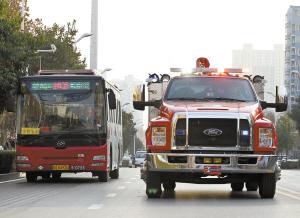 ���������������仧ʯ��ׯ ˮ����̳�60��(ͼ)