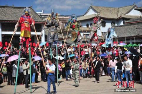 ���ϴ��ڻƽ��ܡ����𡱳�135��Ԫ