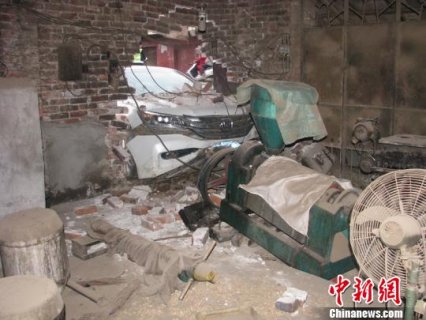 ����һ����æ��������� ��С��ײ����(ͼ)