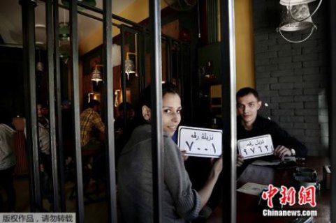 监狱主题餐厅走红:提供牢笼、手铐道具供自拍(图)