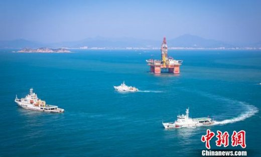 海南海事局南海救助局在三亚海域开展首次海空联合巡航