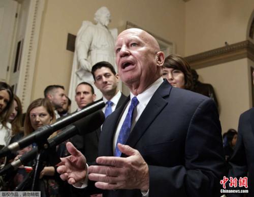 ��������Ժͨ��˰�ķ���֮������˰�ķ���������Ժ���ίԱ����ϯ�����϶Լ���̸����