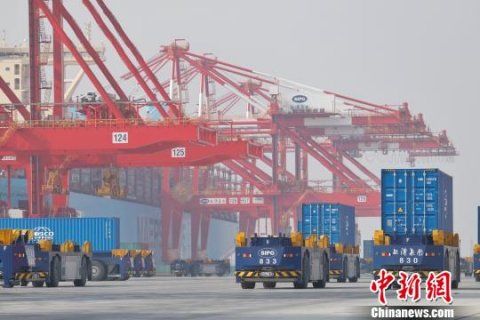 上海港年吞吐量破4000万标准箱继续保持“世界第一”