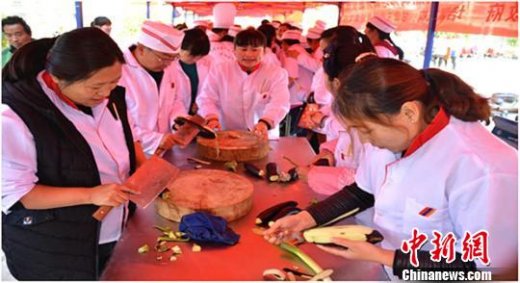 兰州皋兰推免费牛肉面培训 由“政府端菜”变“群众点菜”