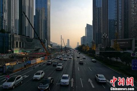 假期第二天全国道路交通流量平稳 未现大范围拥堵