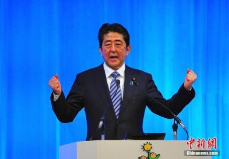 安倍发表新年感言 瞄准长期执政