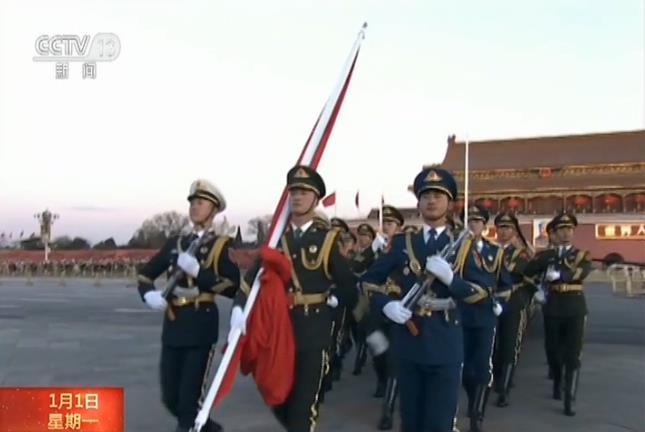 解放军仪仗队升旗前3小时:队员4点起床却精神饱满