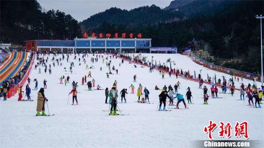 ����Ӣɽ���䵱��ѩ�����ڶ��ο����黬ѩ֮�� �ƻ� ��