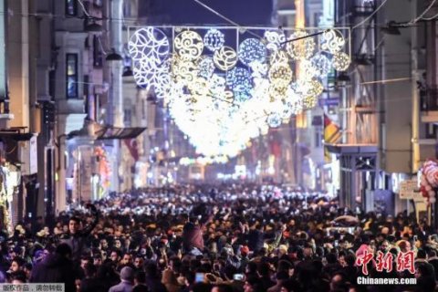 严防恐袭 伊斯坦布尔跨年夜抓安保巡逻警翻倍