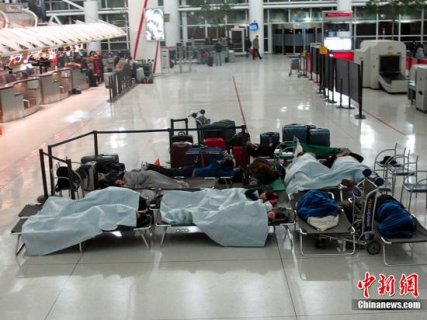 美国多个机场移民柜台电脑